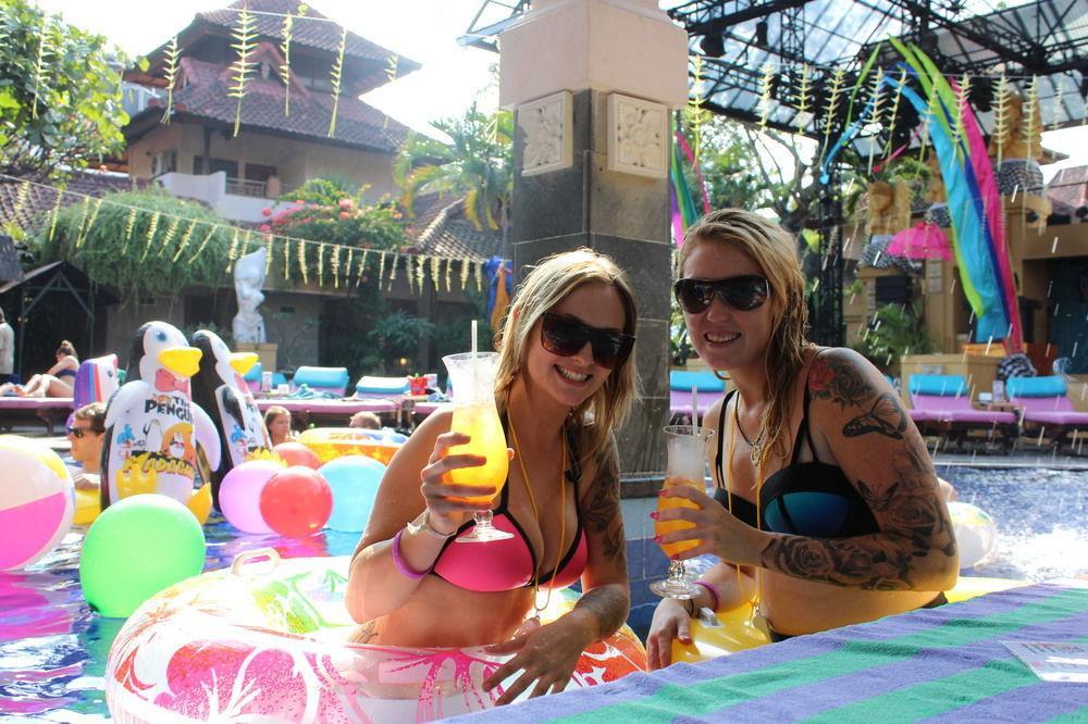 Hotel Bounty Kuta クタ エクステリア 写真