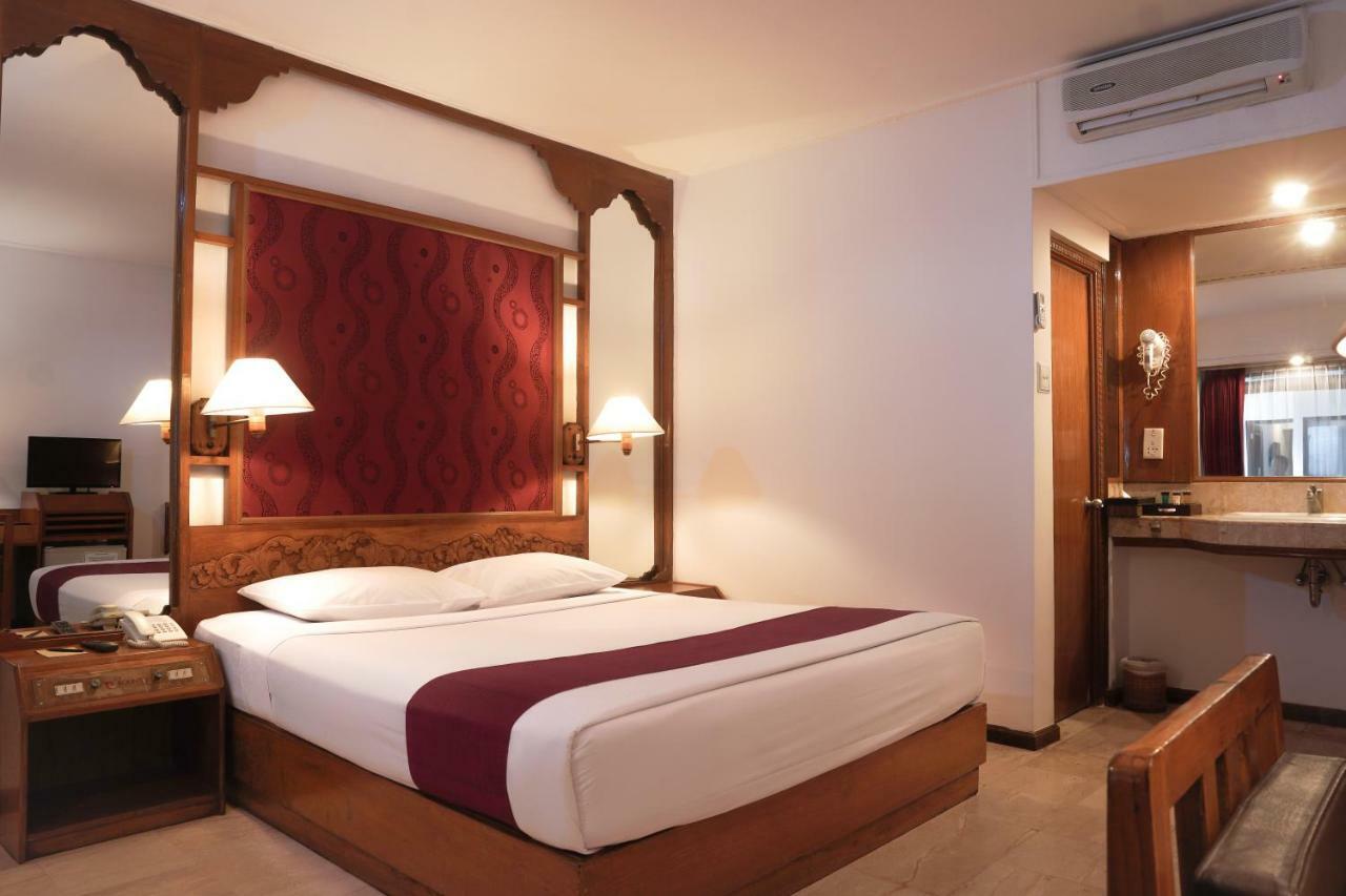 Hotel Bounty Kuta クタ エクステリア 写真